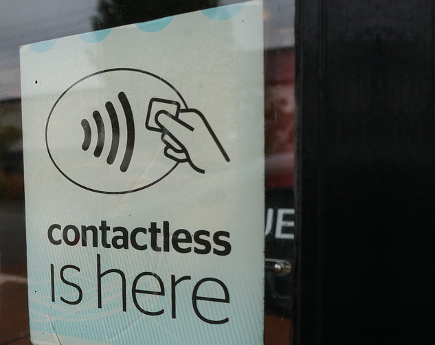 Come le aziende possono prepararsi per il pagamento contactless che sta diventando la norma