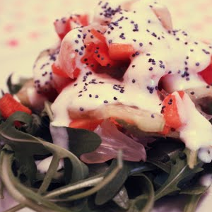 Insalata con cetrioli e pomelo