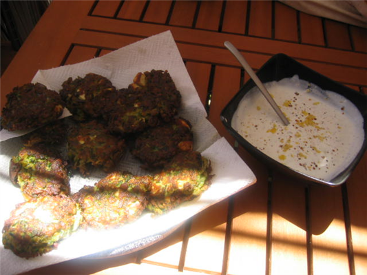 frittelle di zucchina con feta 