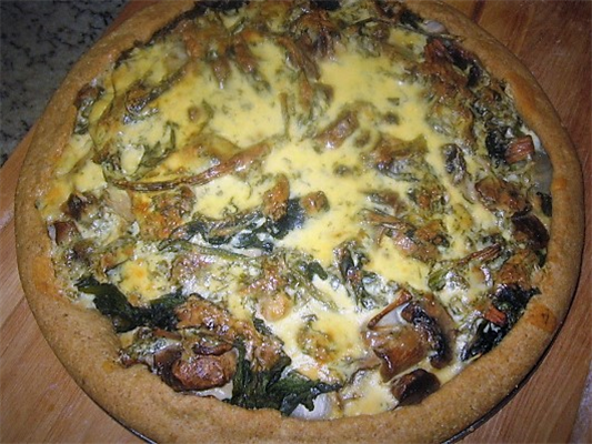 torta salata con spinaci  e funghi  