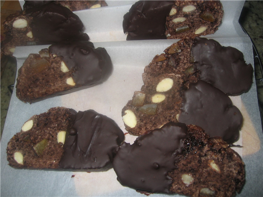 biscotti al cioccolato, mandorle e arancia candita