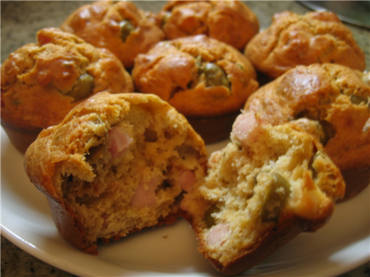 muffins salati con prosciutto e olive