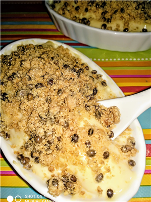 crema cotta ai fiori di lavanda con crumble ai semi di canapa