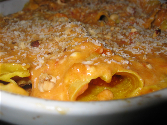 crespelle integrali alla crema di zucca  mandorle e pomodori