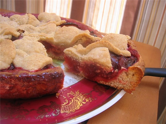 cobbler di prugne rosse all,inglese