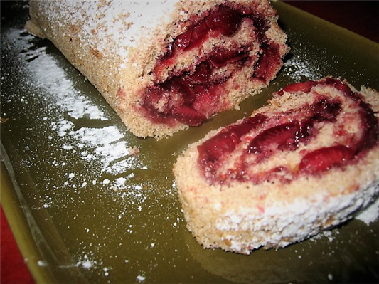 rotolo alla marmellata di ciliegie 