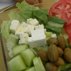 khoriatiki=insalata greca