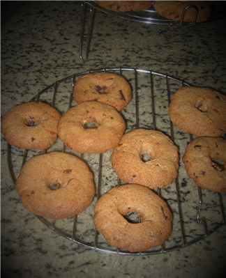 ciambelline di grano saraceno con mandorle e cioccolato